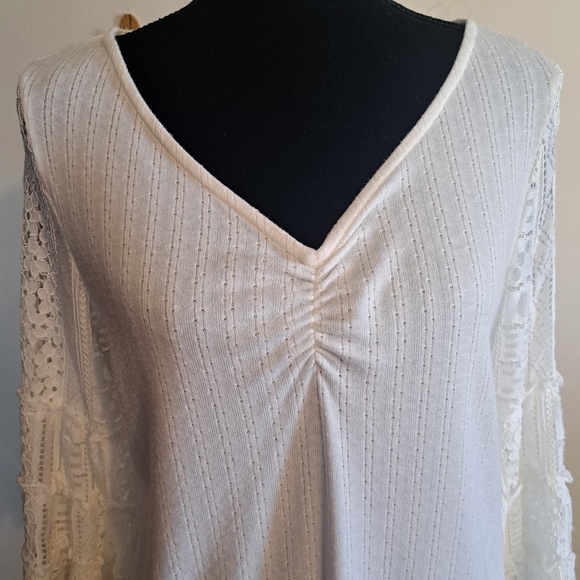 White V-Neck Bell Sleeve Blouse by Maurices.. Oversized Sm.. Lacy Sleeve - Picture 2 of 9